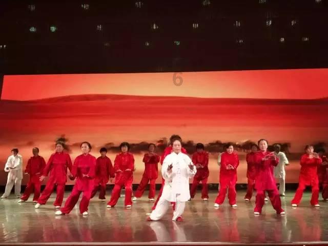攀登高峰